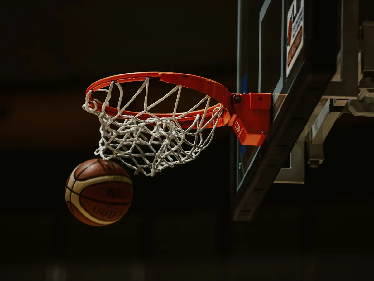 Paris sportif NBA et basket : comment parier sur le basketball en 2026